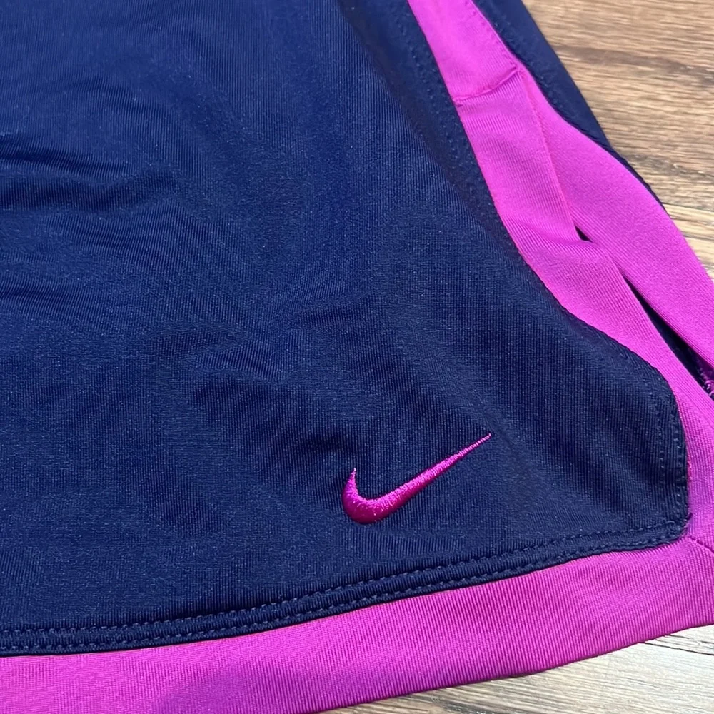 Nike dri fit skort; size small; excellent condition - Picture 2 of 7